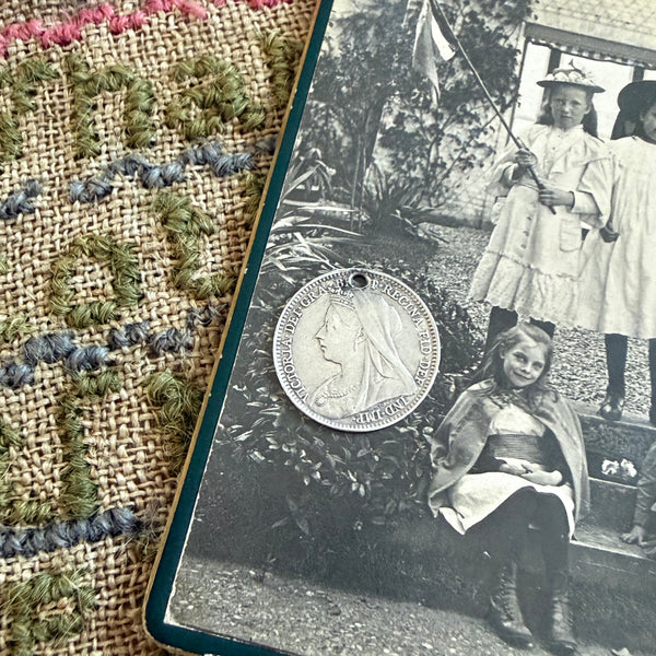 Victorian Minnie Love Token Charm