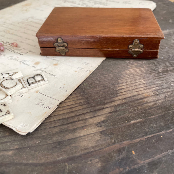 Vintage Wooden Needlecase