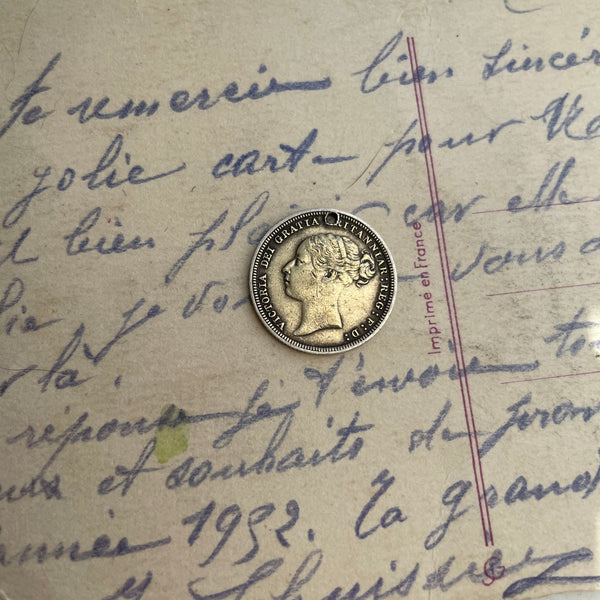 Victorian Ivy Picture Love Token Charm