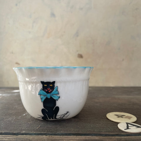 1930's Lucky Cat Pot