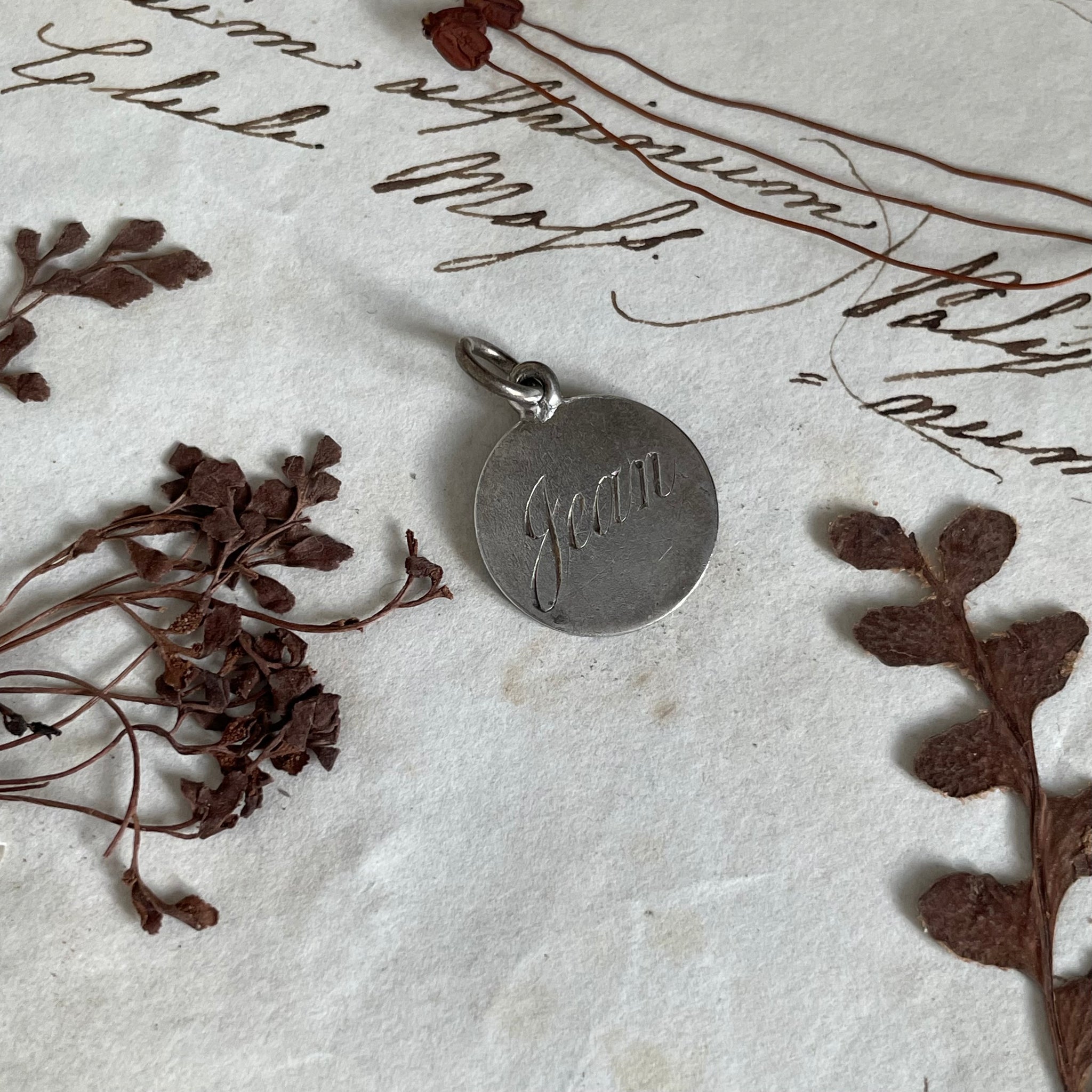 Victorian Jean Love Token Charm