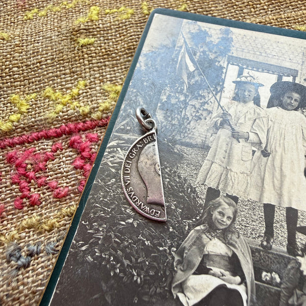 Victorian Gog Love Token Charm
