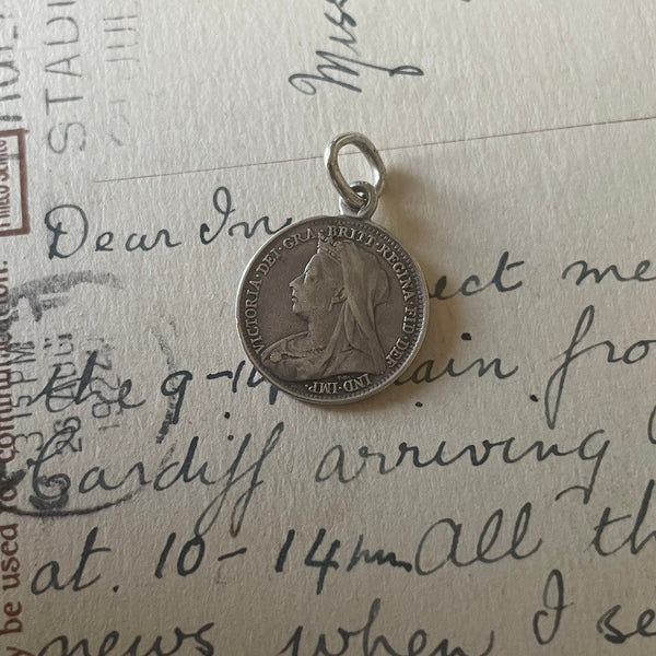Victorian Carrie Love Token Charm