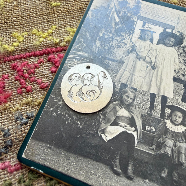 Victorian ESS Love Token Charm