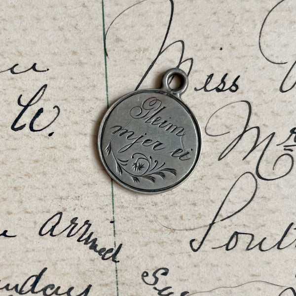 Victorian Gleim Mjer Ei - I don't forget Love Token Charm