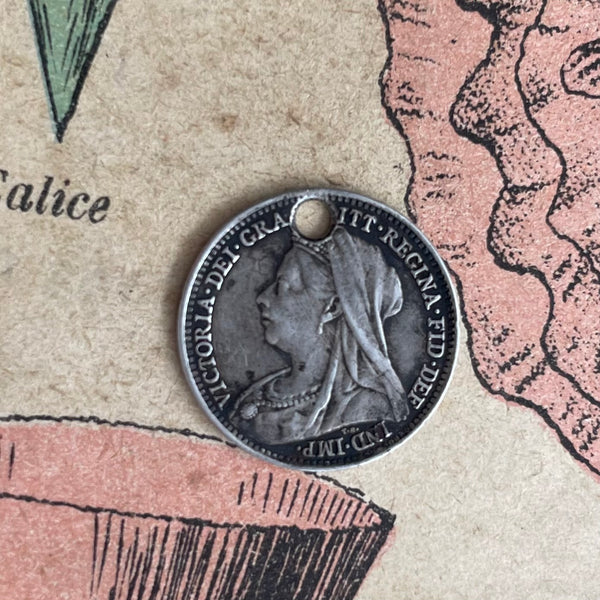 Victorian Mina Love Token Charm