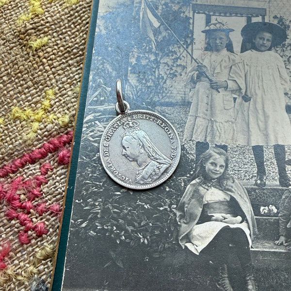 Victorian Elsie Love Token Charm