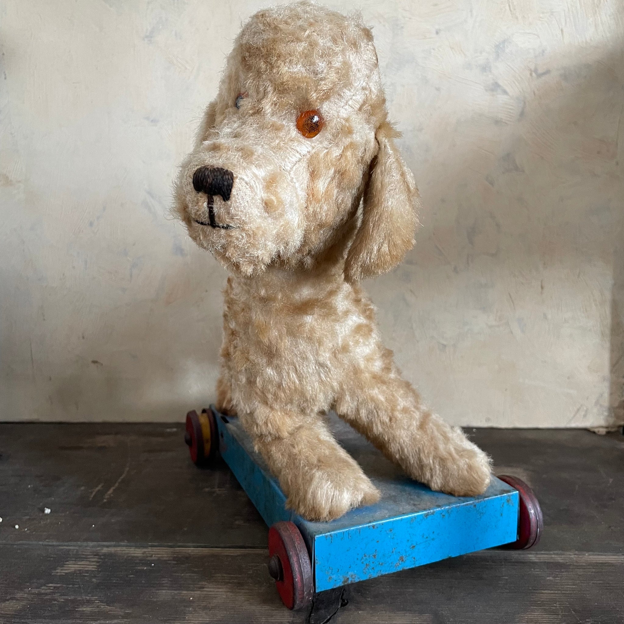 Antique Pull Along Dog