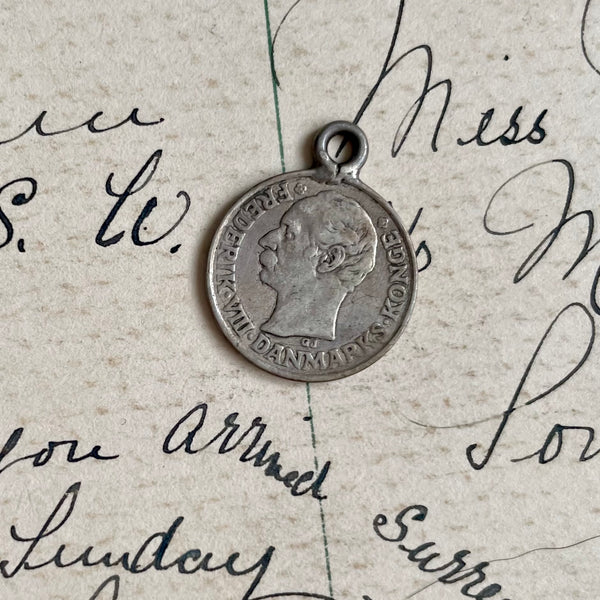Victorian Gleim Mjer Ei - I don't forget Love Token Charm