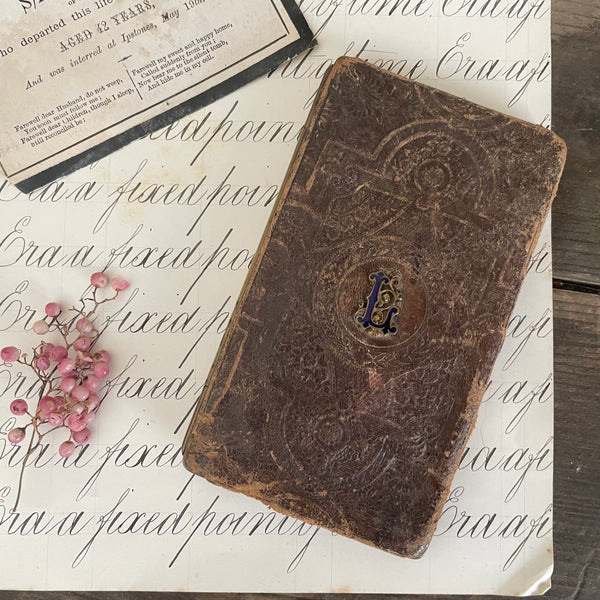 A beautiful Initial 'L' Vintage Wallet