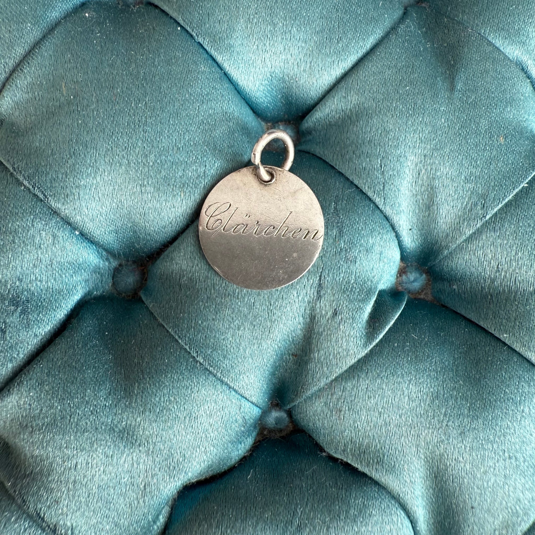 Victorian Clärchen Love Token Charm