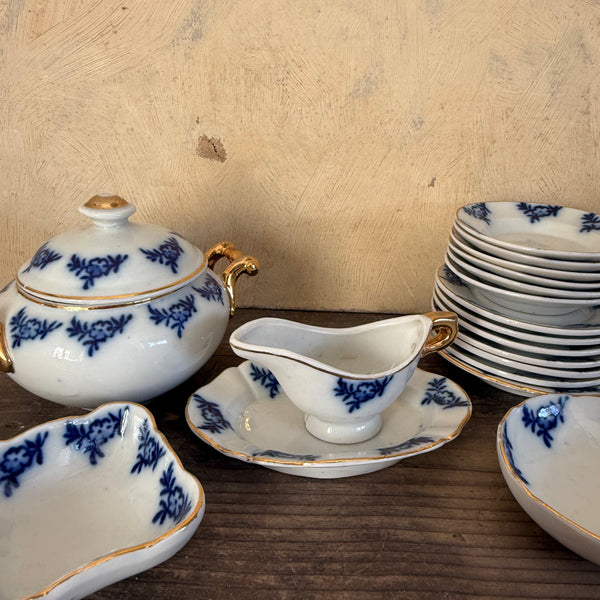 Vintage Child Tea Set