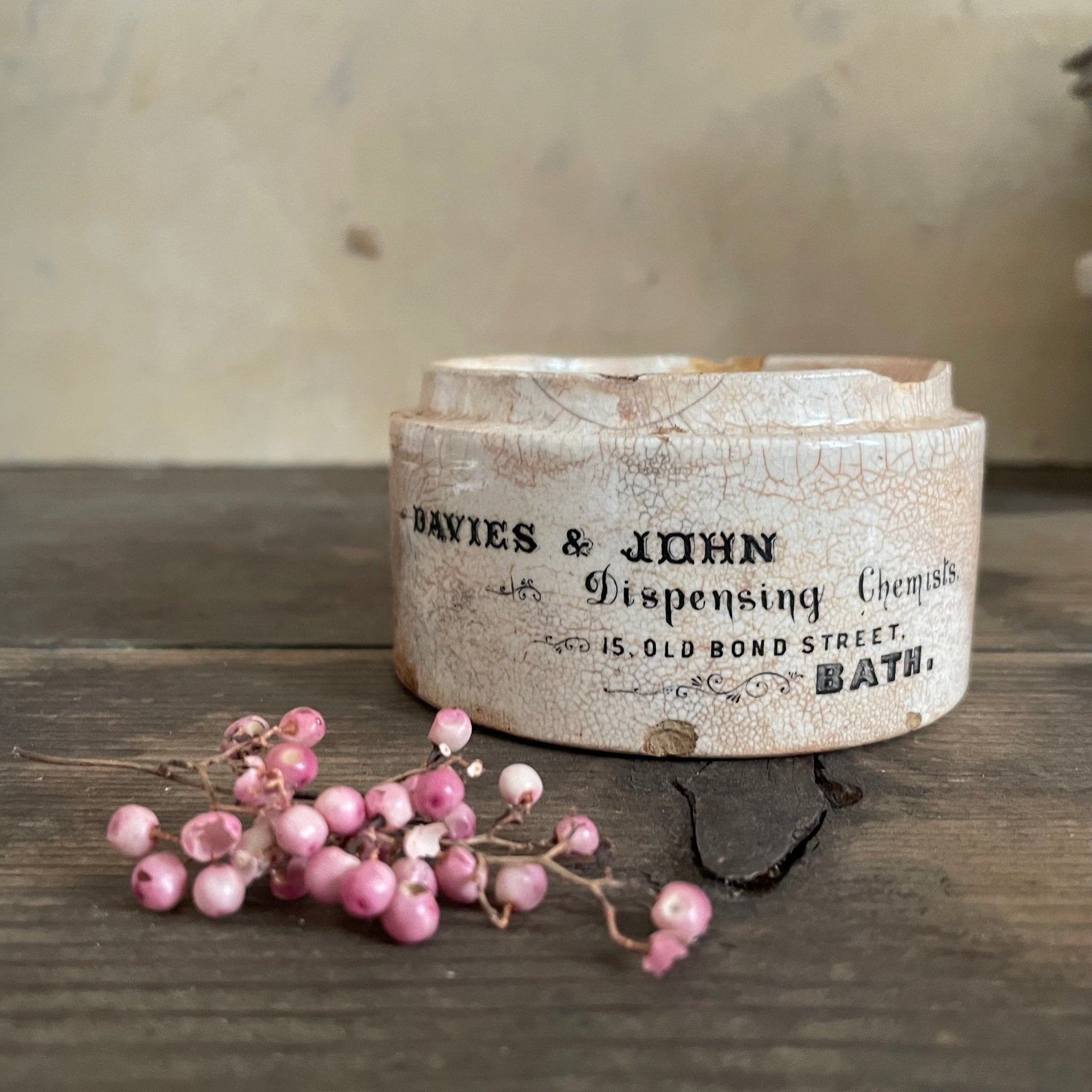 Old bond Street, Bath Chemist Pot