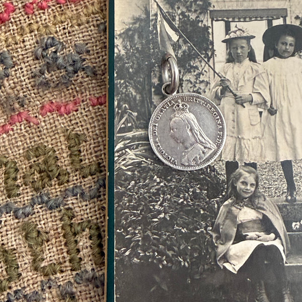Victorian ED Love Token Charm