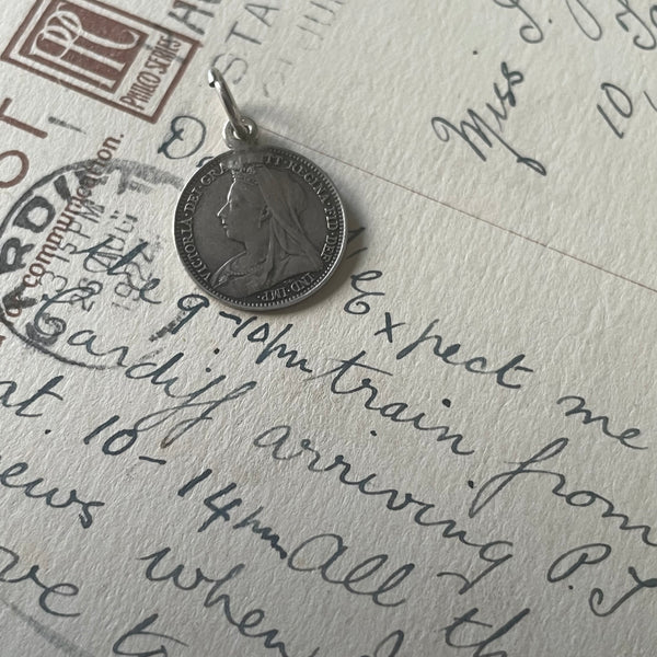 Victorian Fritz Leaf Love Token Charm