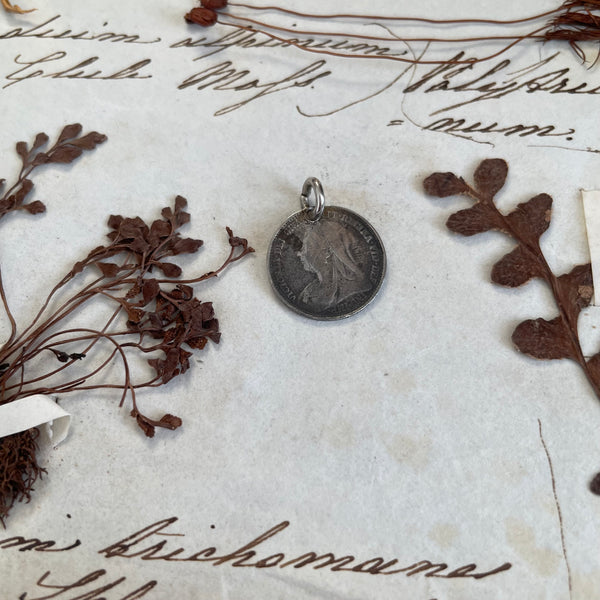Victorian Elsie Love Token Charm