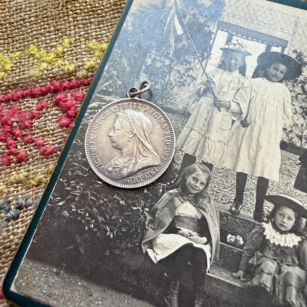 Victorian ES Love Token Charm