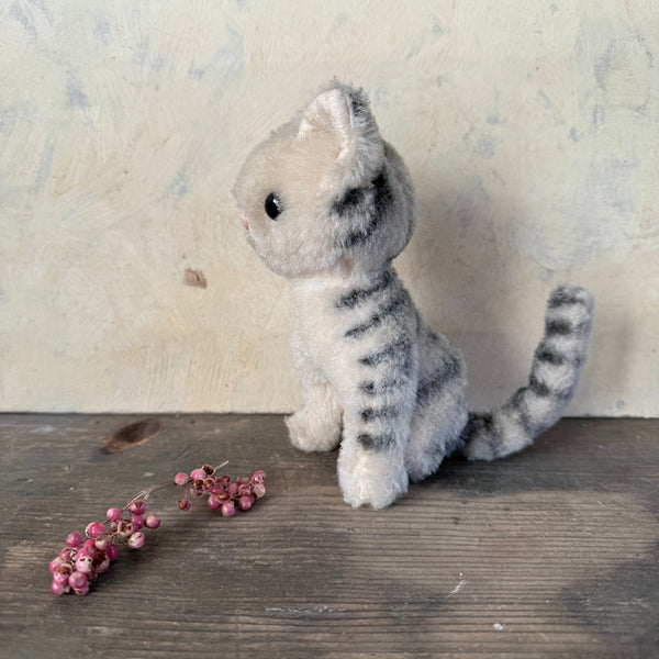 Antique Straw filled Kitten