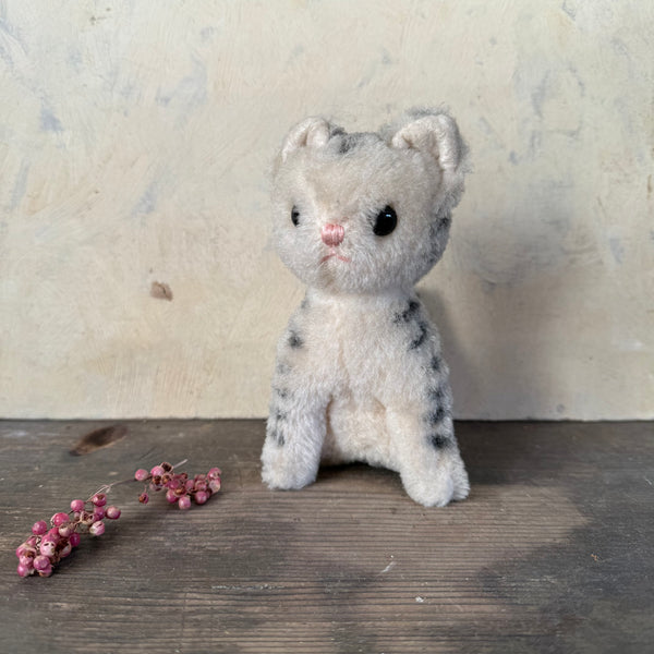 Antique Straw filled Kitten