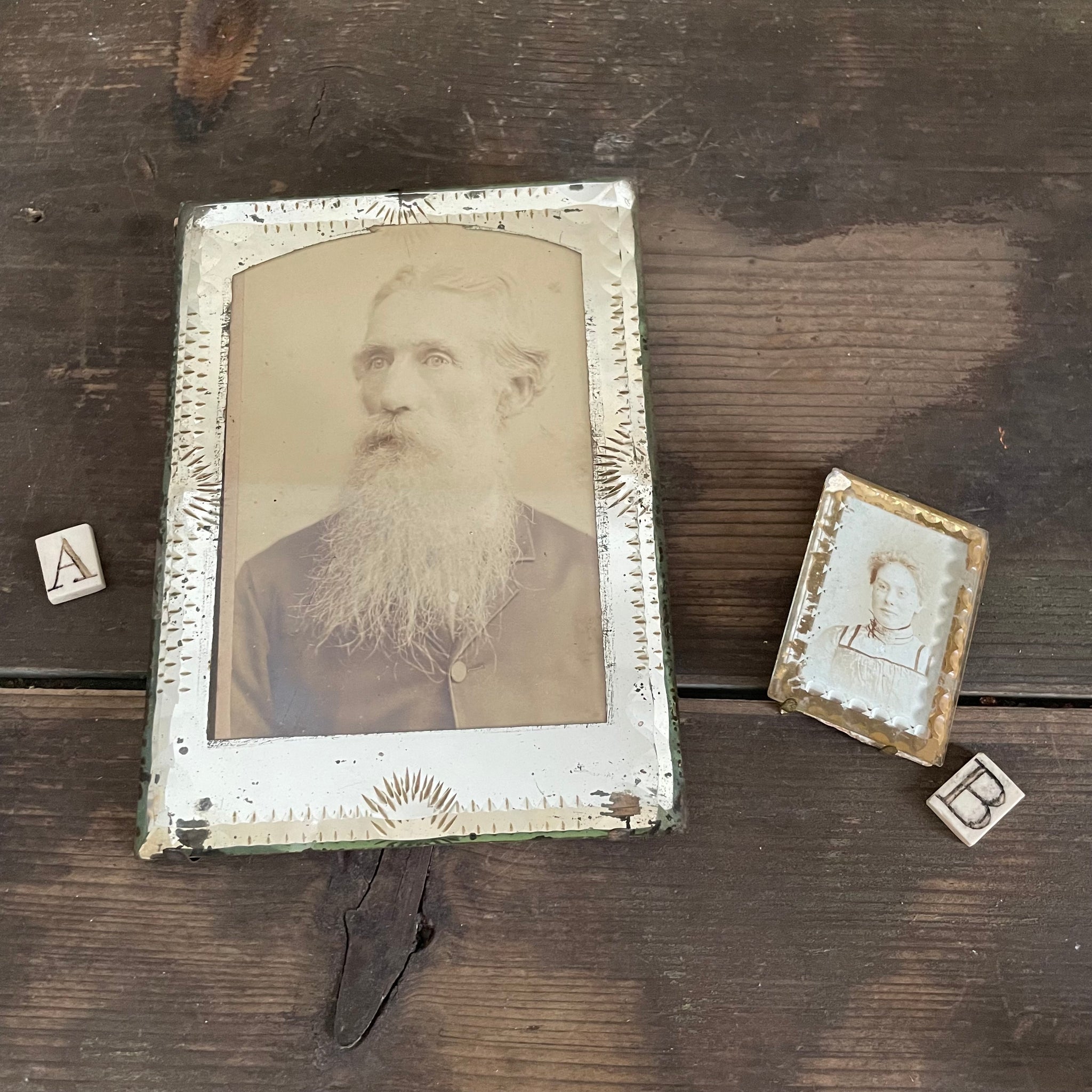 Antique Mirrored Edge Frame