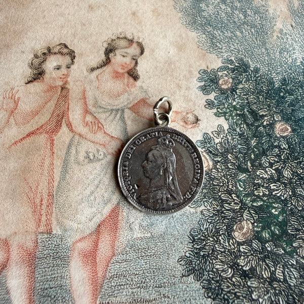 Victorian Pollie Love Token Charm