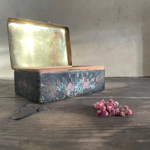 Worn Vintage Tin