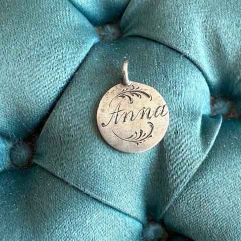 Victorian Anna Love Love Token