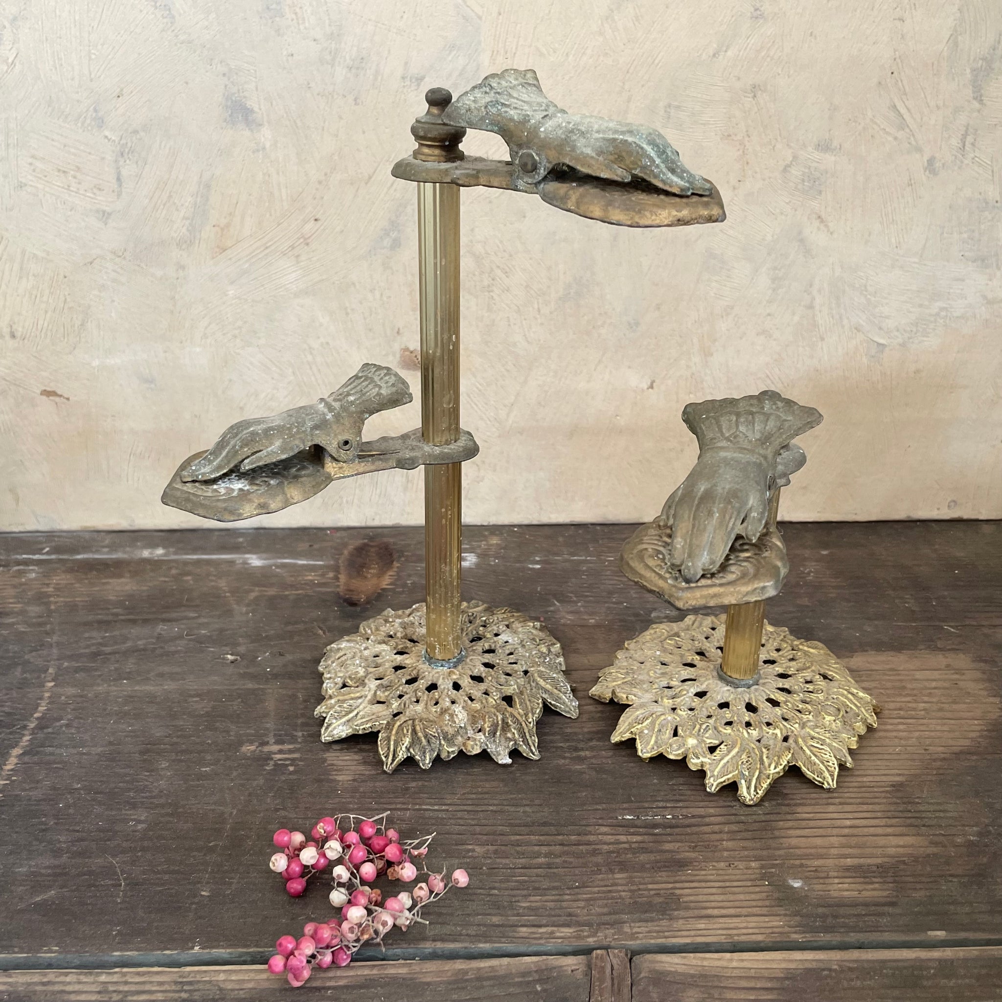 Antique Brass Stand Hand Paper Clips