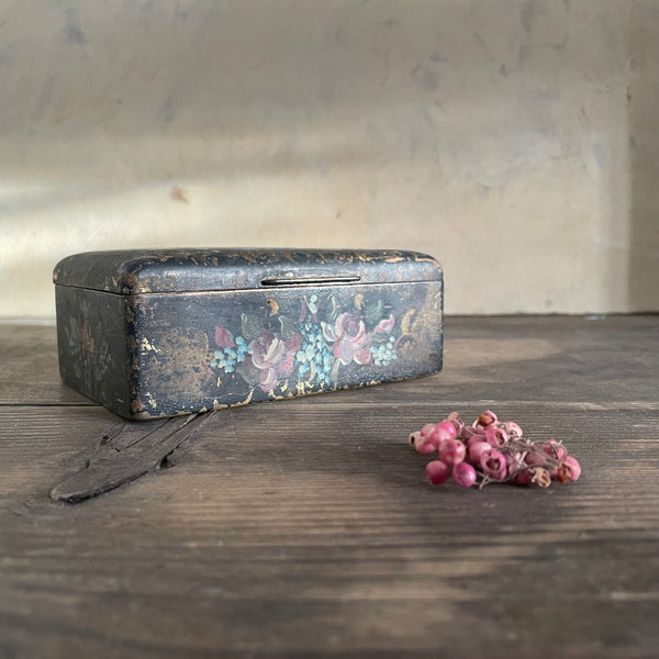 Worn Vintage Tin