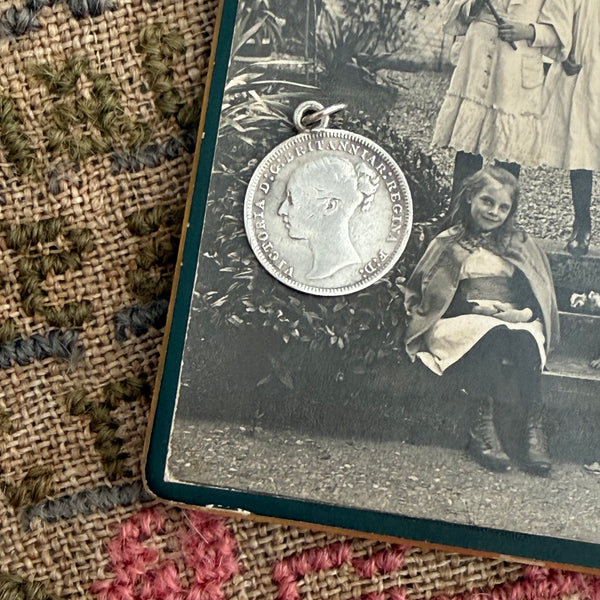 Victorian Topsy Love Token Charm
