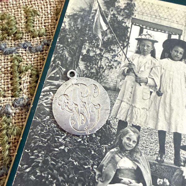 Victorian WG/GW Love Token Charm