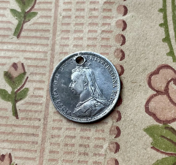 Victorian FAH Flowers Love Token Charm