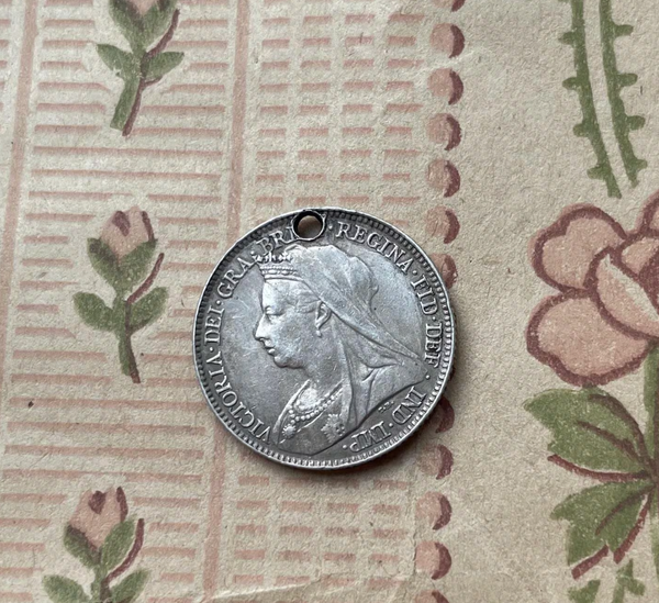 Victorian Ben Love Token Charm