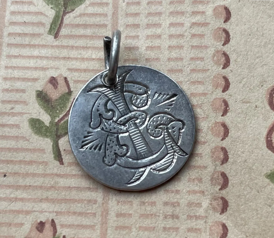 Victorian EL Love Token Charm