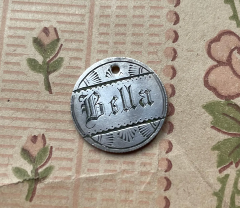 Victorian Bella Love Token Charm