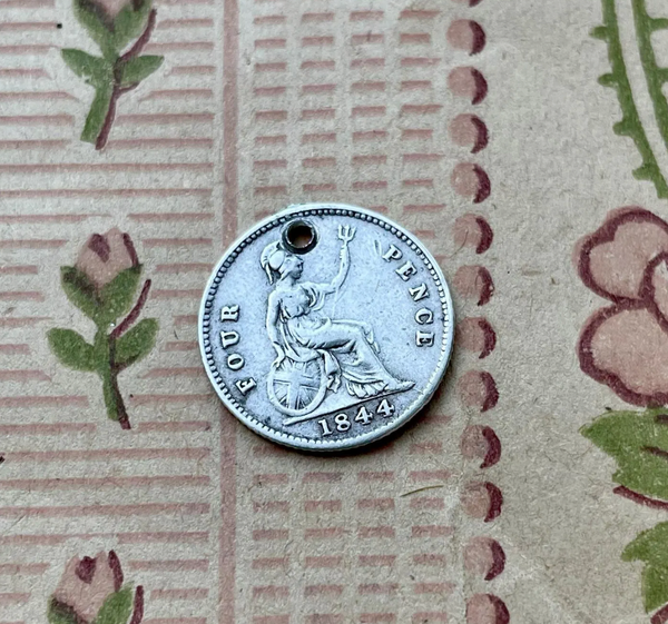 Victorian Daisie Love Token Charm