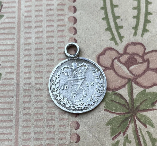 Victorian Ferrit Love Token Charm
