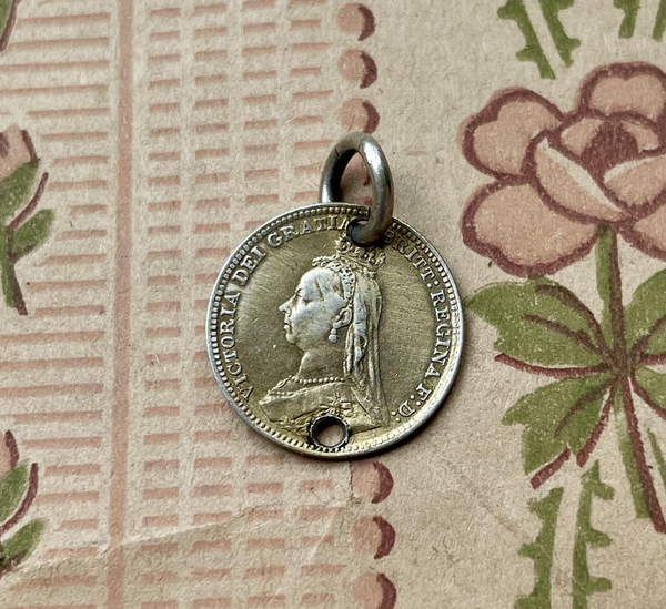 Victorian Alice Love Token Charm