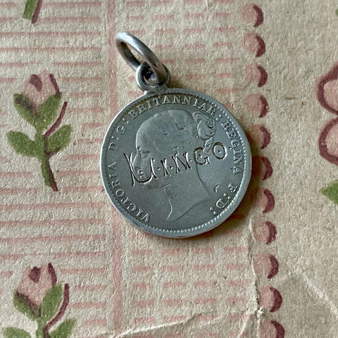 Victorian Lingo Love Token Charm