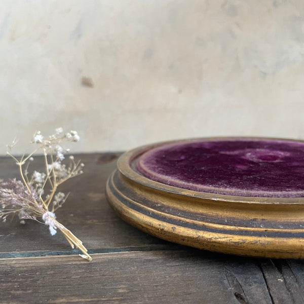 Victorian Velvet Dome Base