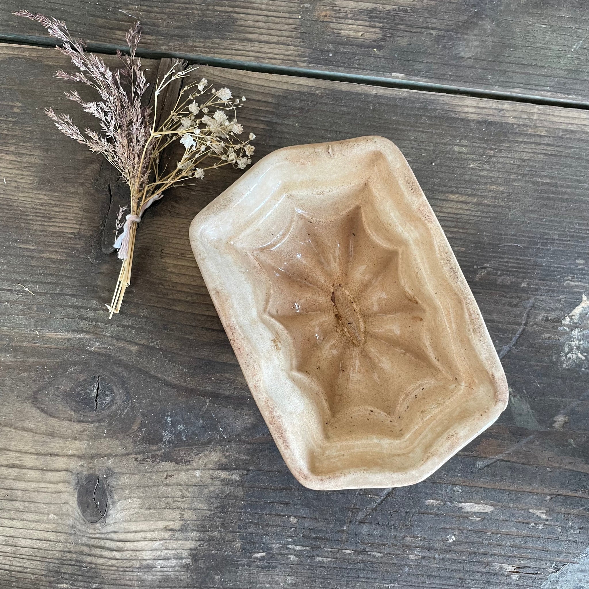 Small Stained Victorian Jelly Mould