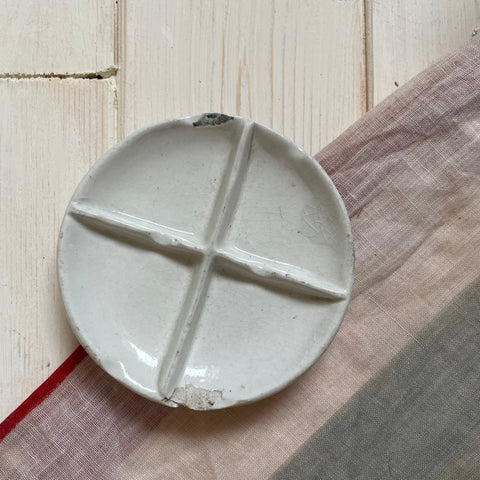Vintage Chipped Mixing Palette