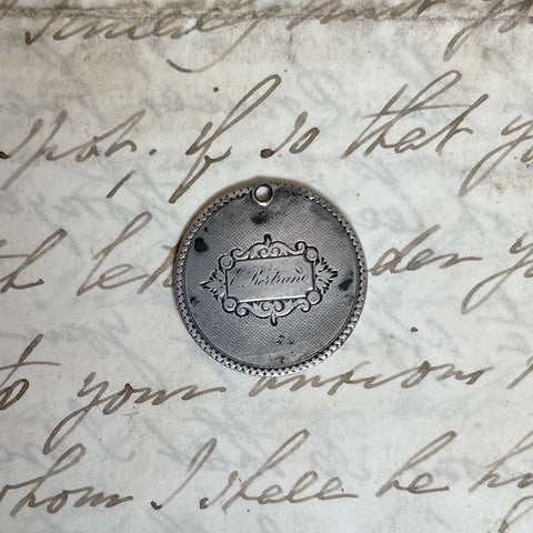 E.Beatrane in Plaque Love Token