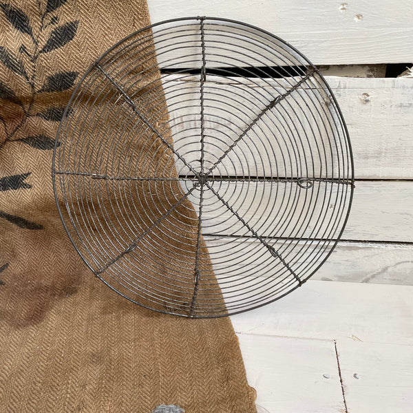 Circle Vintage Metal Cooling Rack