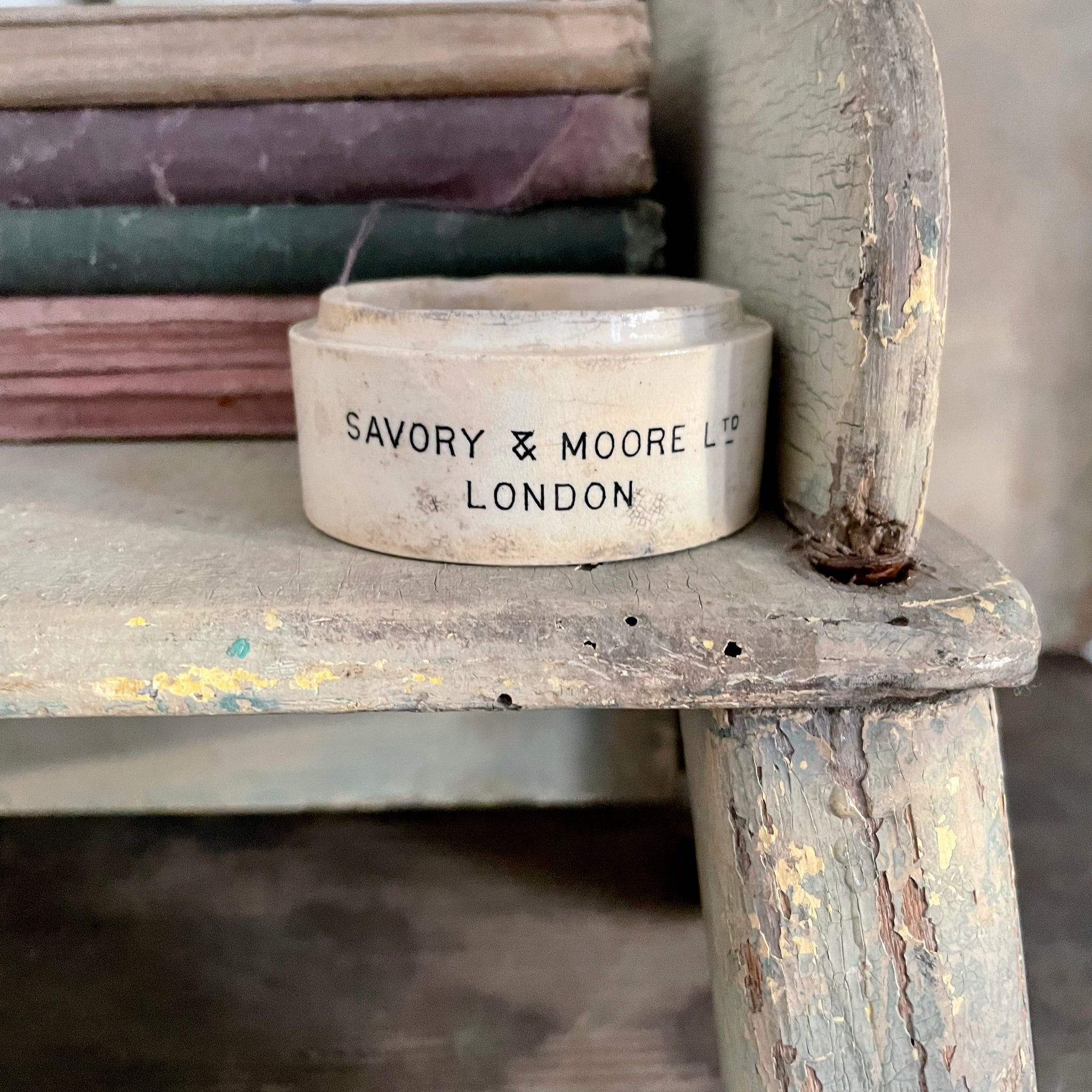Antique Savory & Moore London Chemist Pot