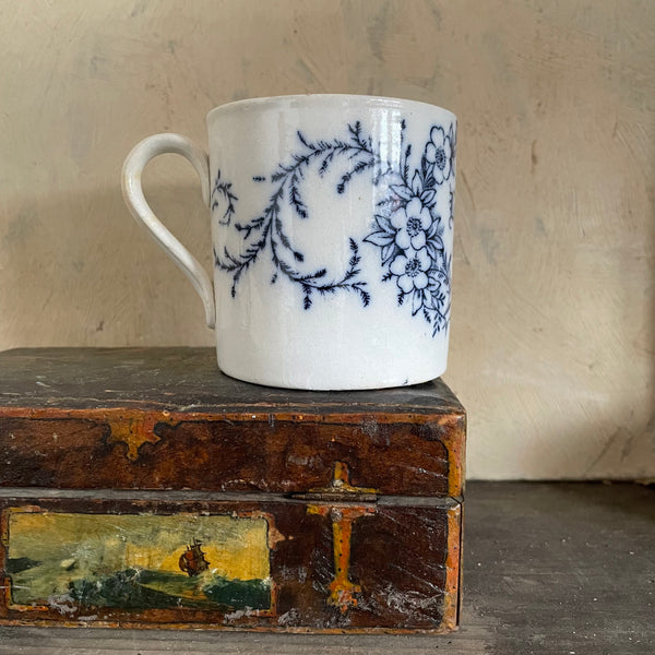 Victorian 'Love the Giver' Mug