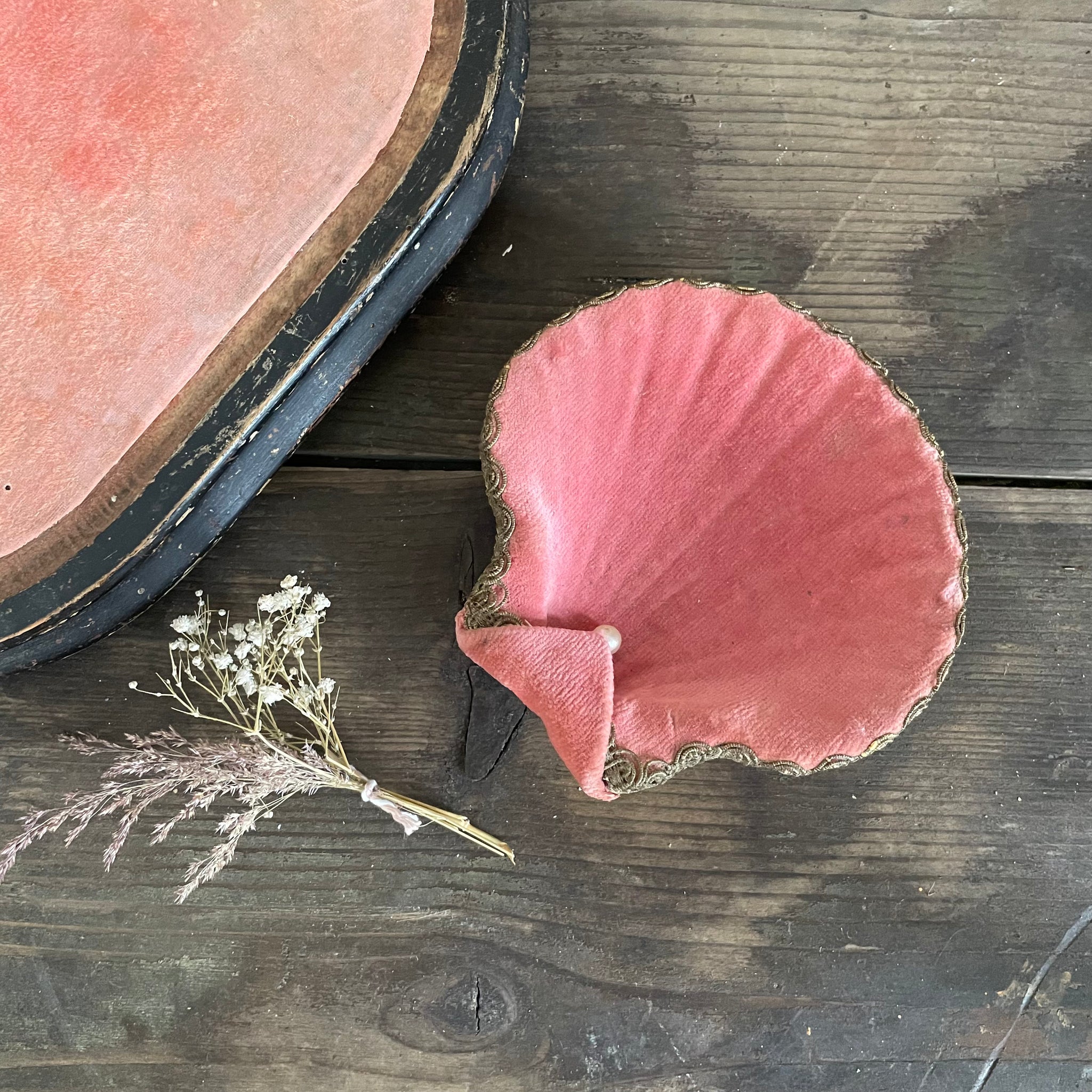Antique Velvet Pink Scallop Shell Dish