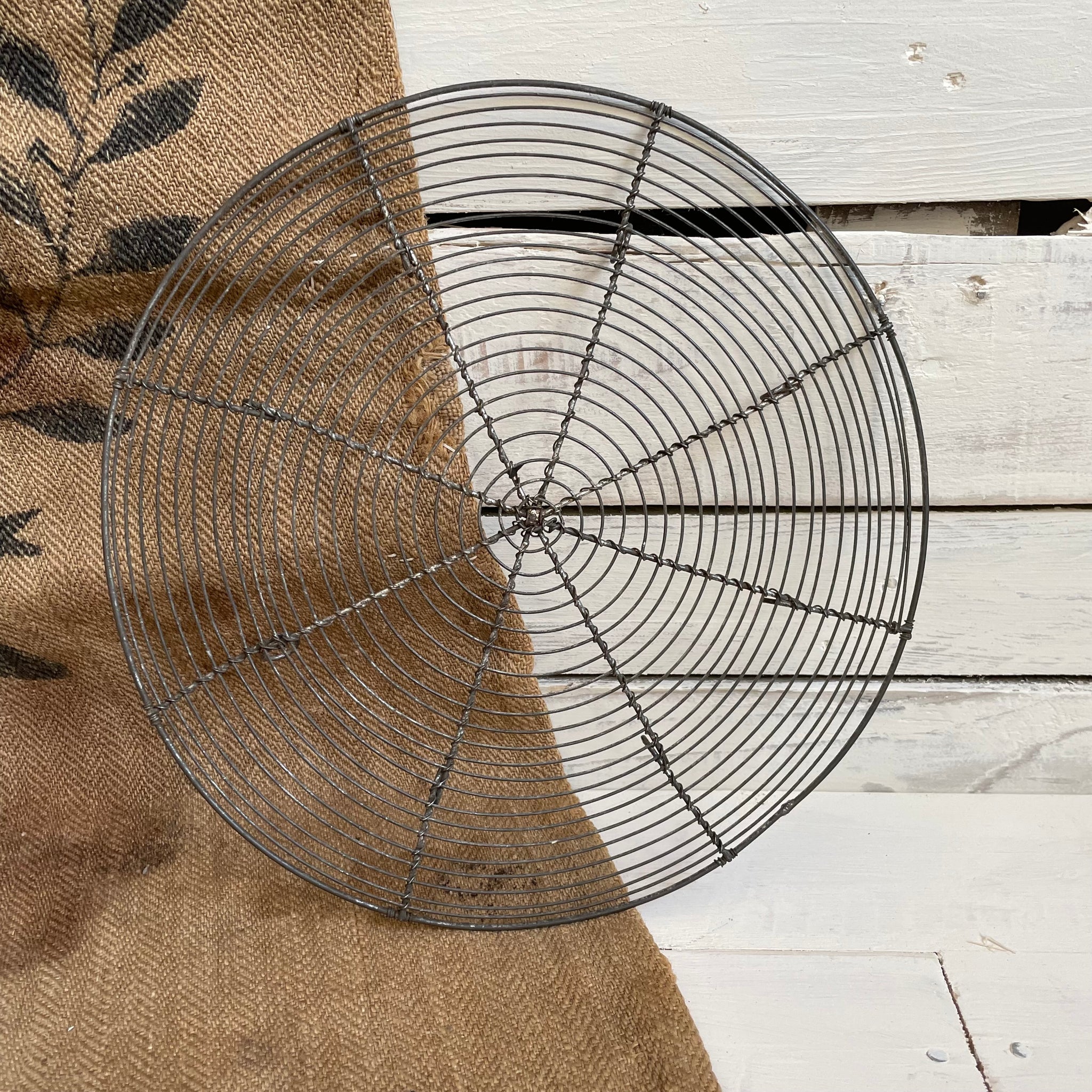 Circle Vintage Metal Cooling Rack