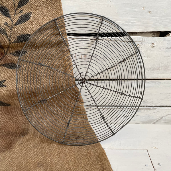 Circle Vintage Metal Cooling Rack