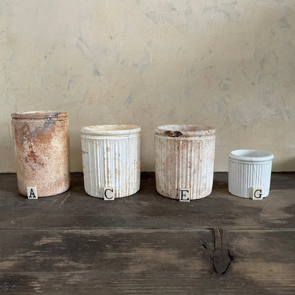Plain Stained Plain & Ribbed Pots